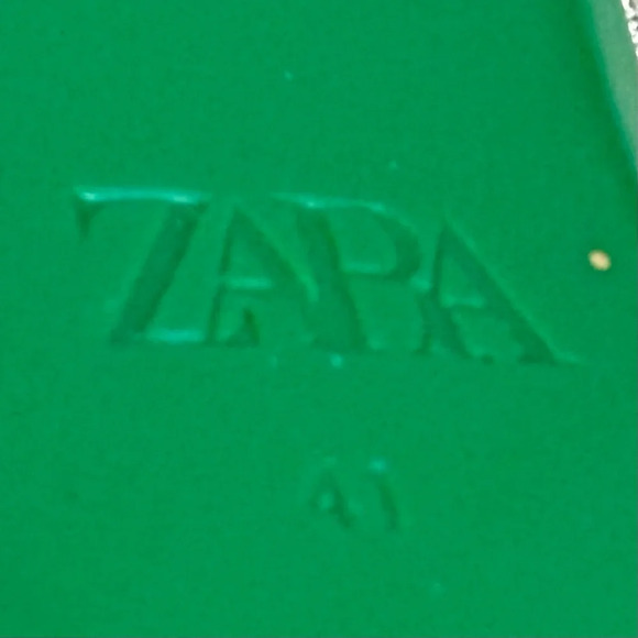 ZARA Sz 41 Kelly Green Pointy Heels Adjustable Buckle Closure Fabric Slingbacks - Picture 7 of 8